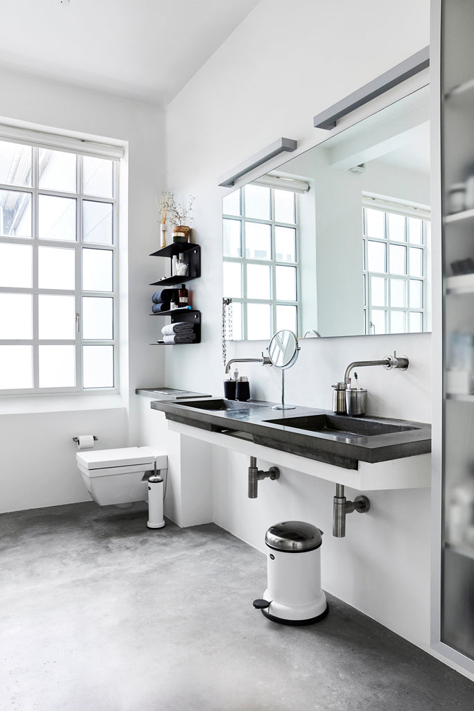 VIPP11 Toilet Brush White | Vipp | Home of Solinfo