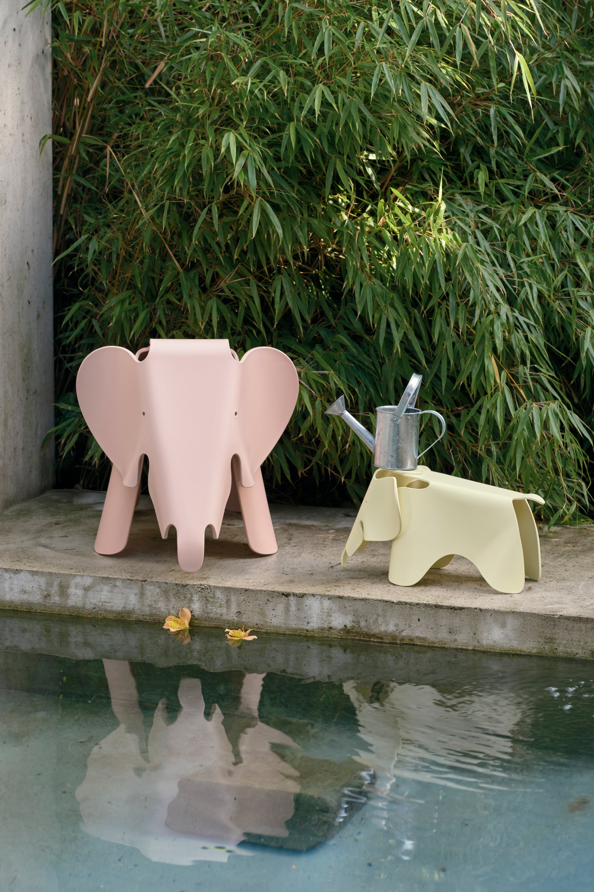Eames Elephant Small Canary