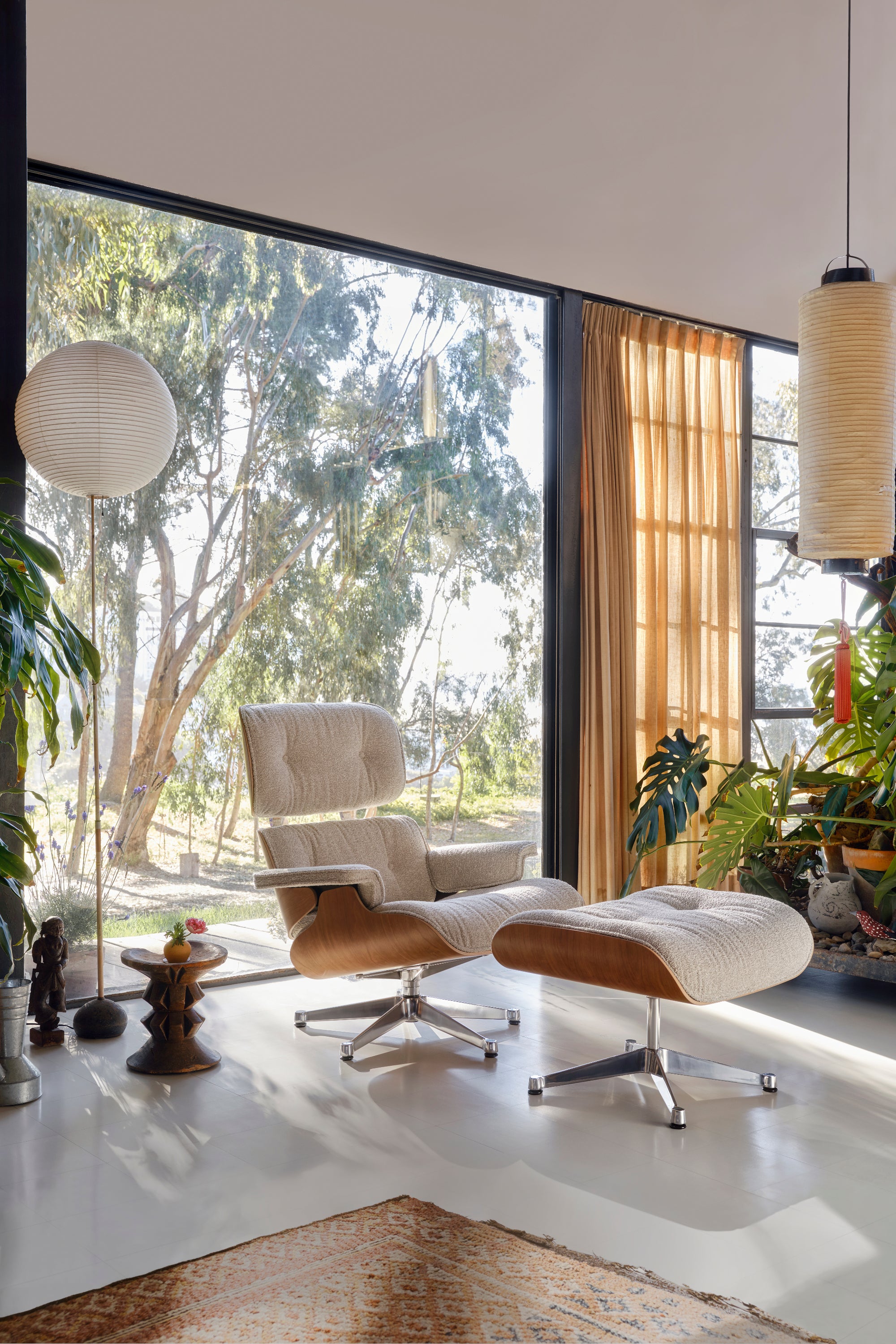 Eames Lounge Chair gesztenye, Nubia