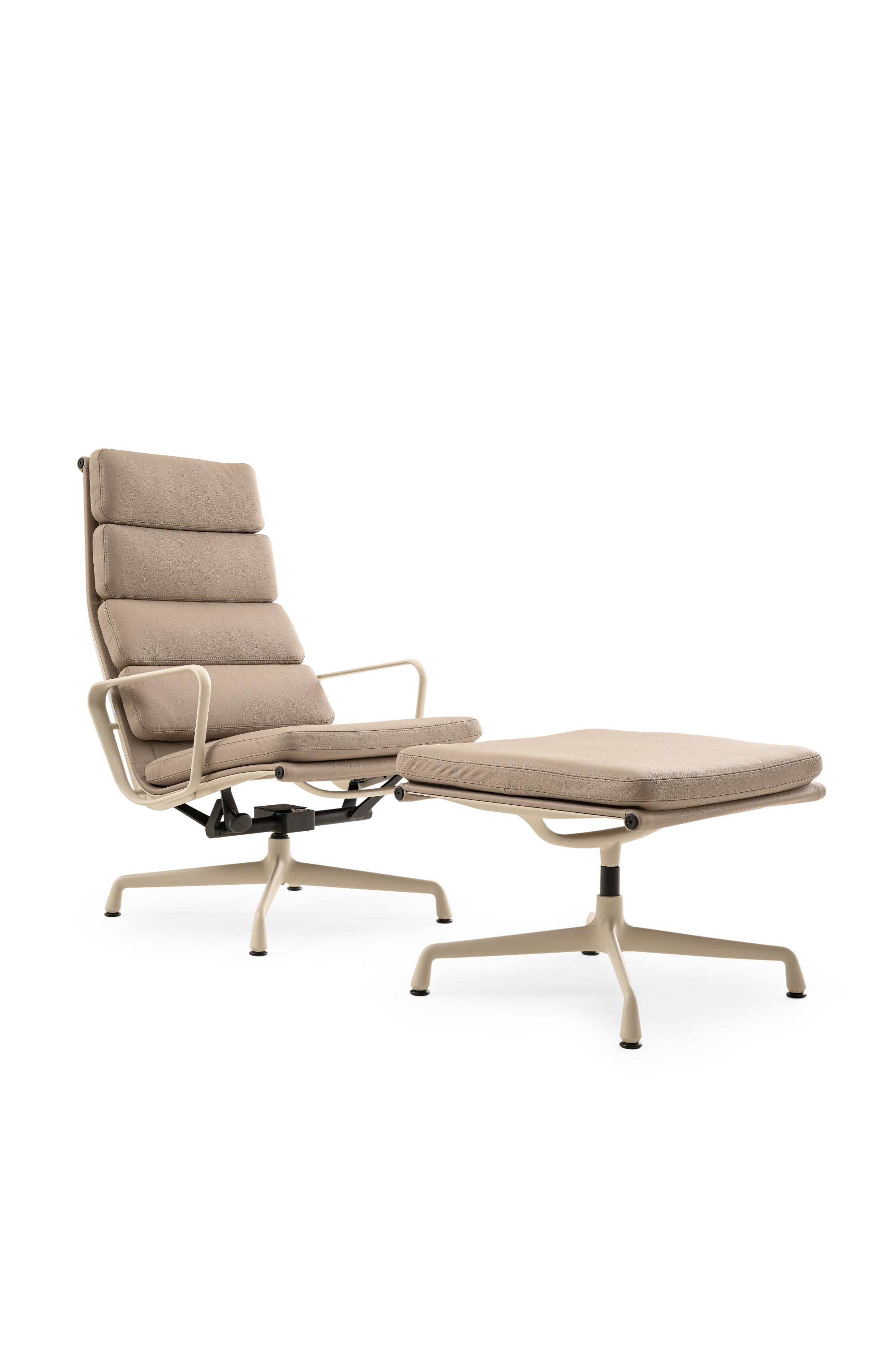 EA 124&125 Soft Pad Lounge Chair & Ottoman