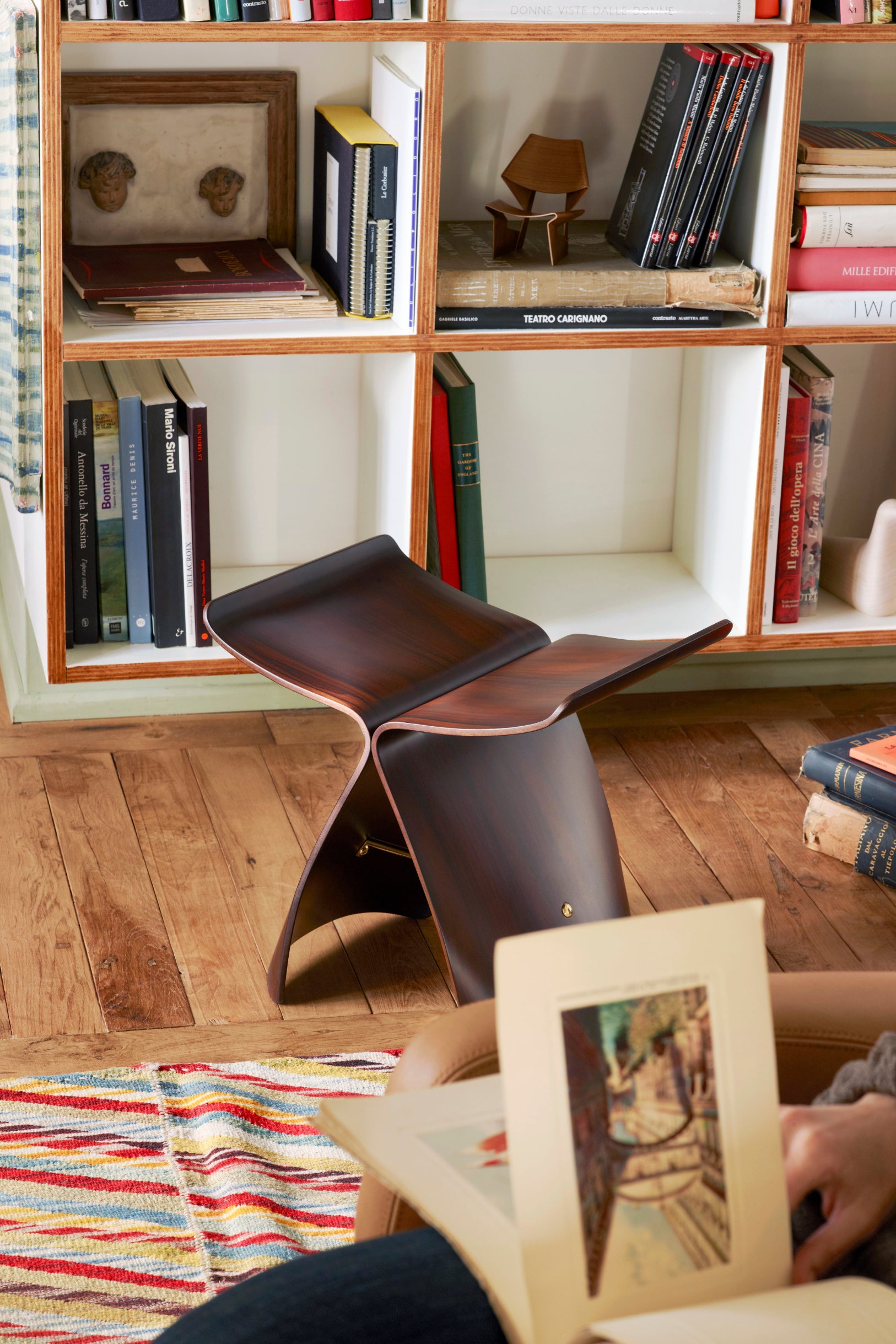 Butterfly Stool Palisander | Vitra | Home of Solinfo