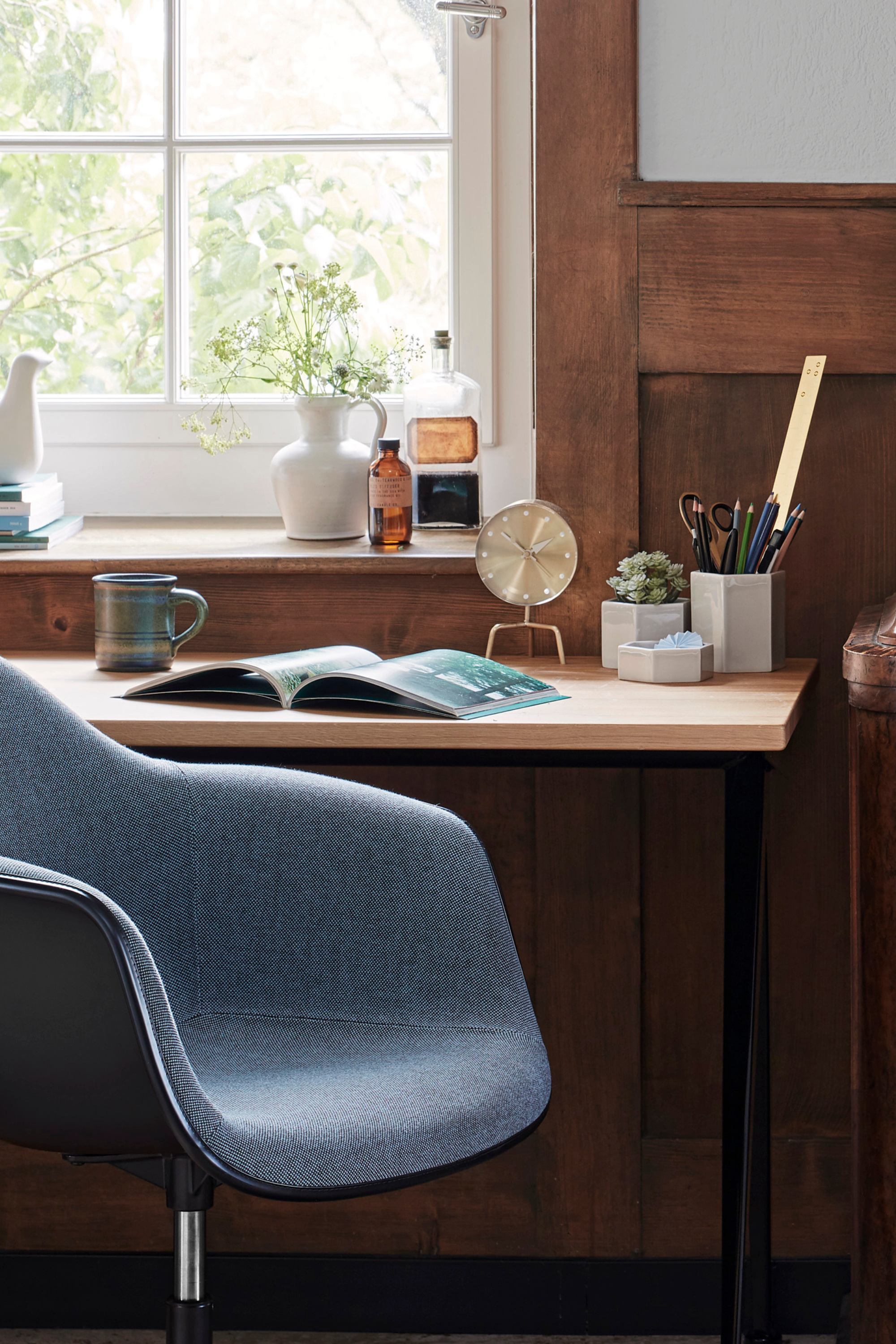 Tripod Clock Brass | Vitra | Home of Solinfo